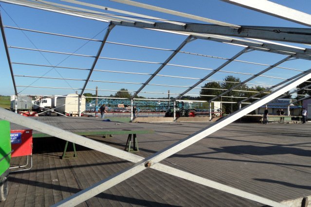 mittwoch_zeltaufbau_kirmes_2010_10_20160830_2040711754