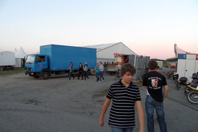 mittwoch_zeltaufbau_kirmes_2010_34_20160830_1110960201