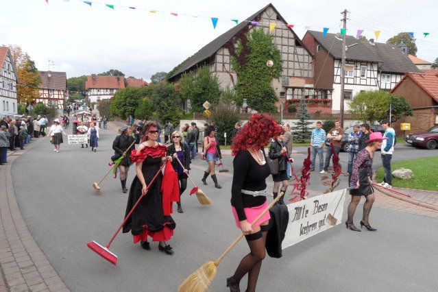 sonntag_umzug_kirmes_2010_300_20160830_1383489879