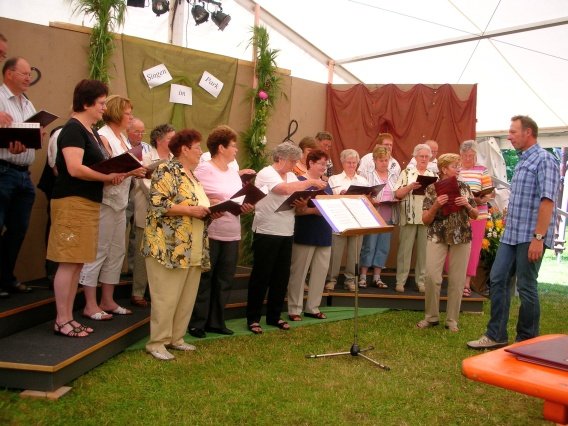 singen_im_park_2008_105_20160831_1063514374